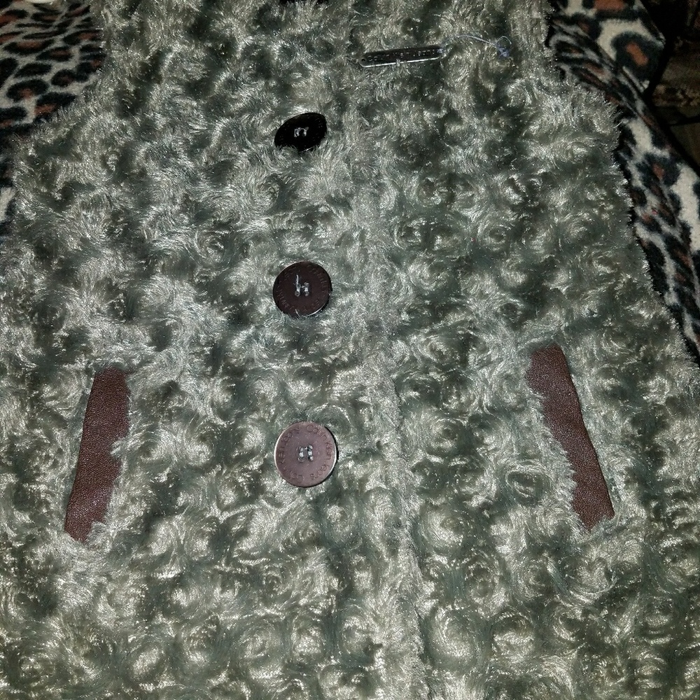 Faux fur little girls vest.